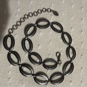Vintage 34" - 45" FOSSIL Hammered
Silver tone Plated Oval Link Belt ~
Excellent!
